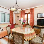 Ljiljana Apartment