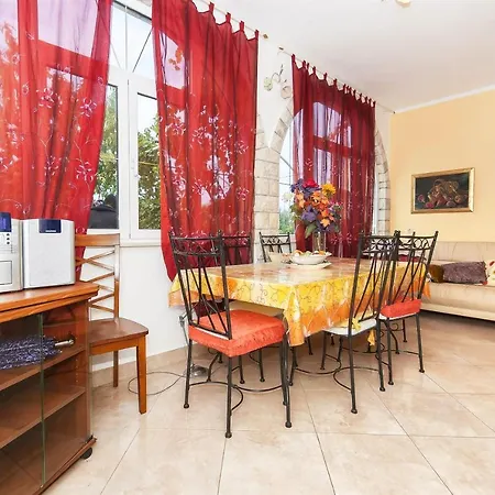 Apartment Ljiljana Rogoznica (Sibenik-Knin)
