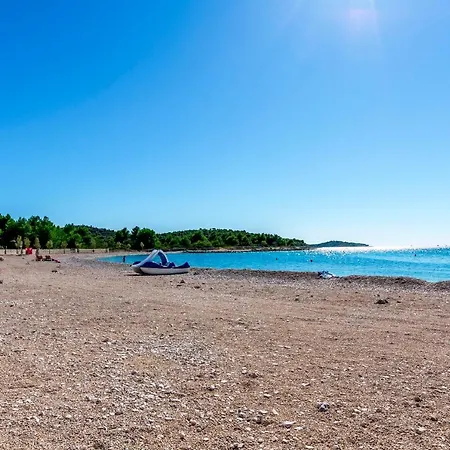 Ljiljana * Rogoznica (Sibenik-Knin)