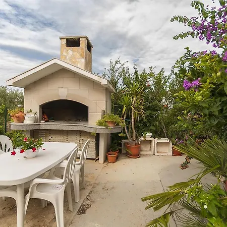 Ljiljana * Rogoznica (Sibenik-Knin)