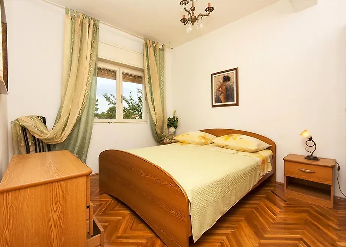 Ljiljana Rogoznica (Sibenik-Knin)